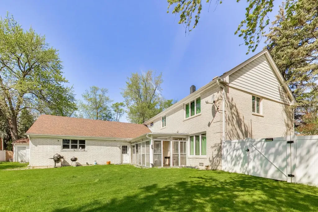 511 Mark Lane Downers Grove IL 60516