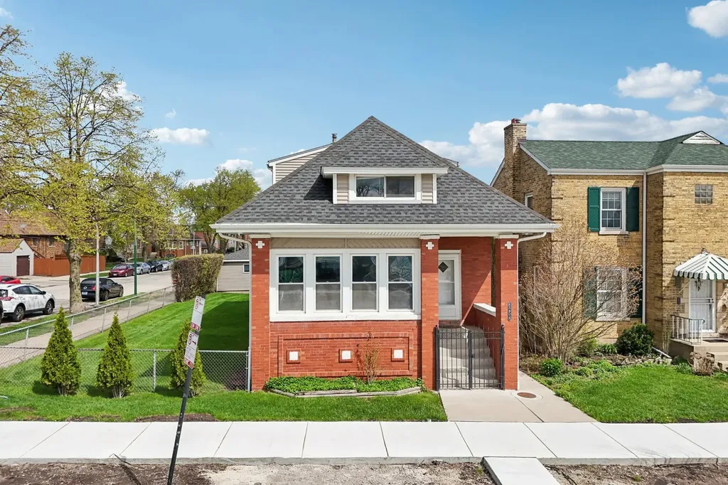 6254 West Barry Avenue Chicago IL 60634