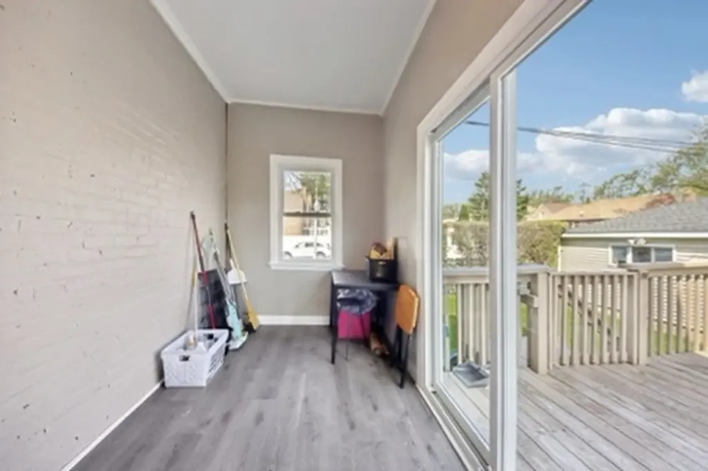 6254 West Barry Avenue Chicago IL 60634