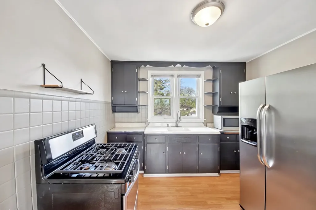 6254 West Barry Avenue Chicago IL 60634