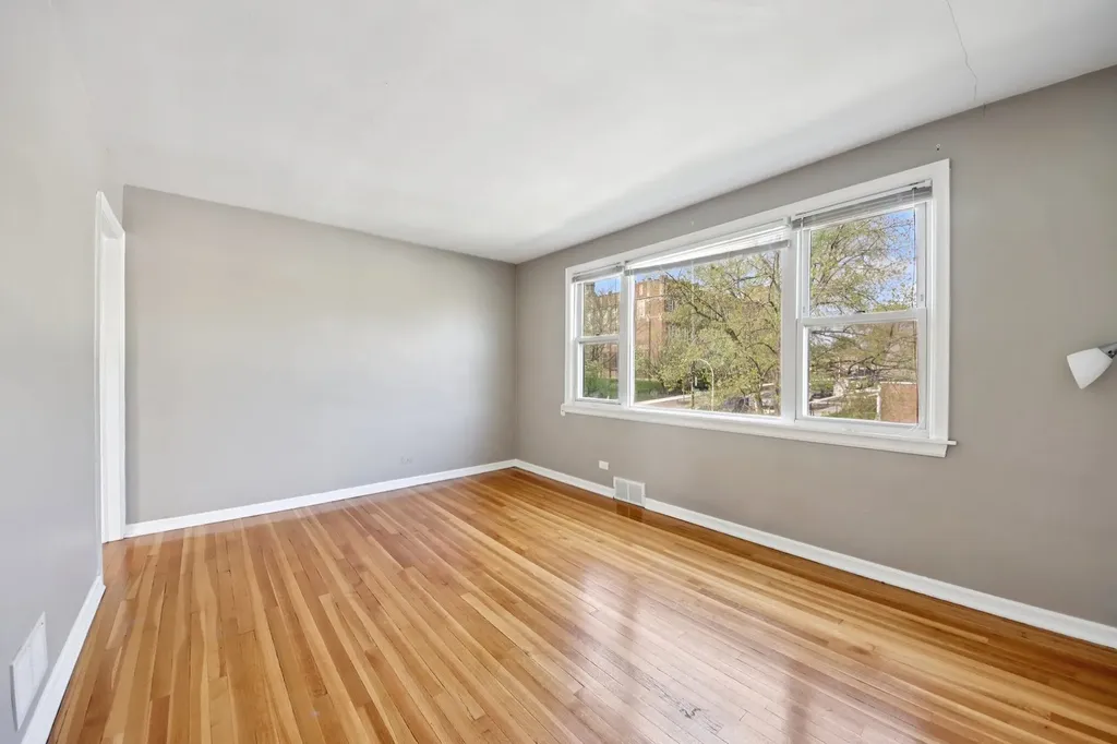 6254 West Barry Avenue Chicago IL 60634
