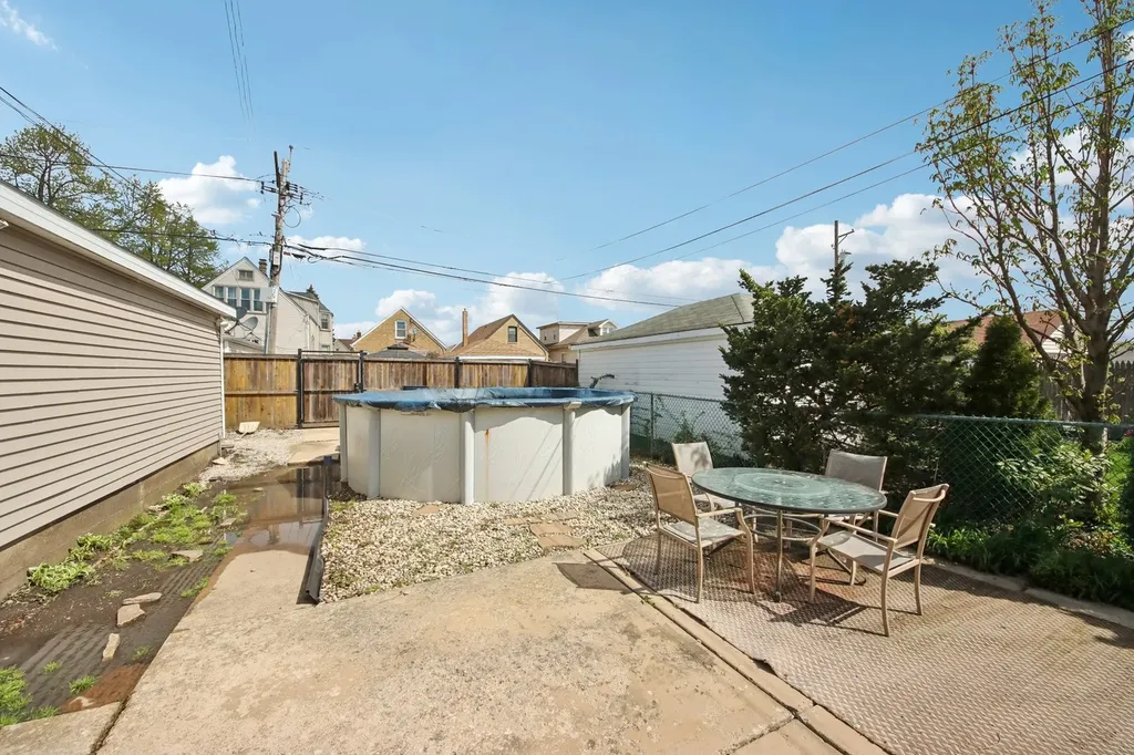 6254 West Barry Avenue Chicago IL 60634