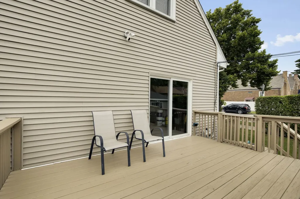 6254 West Barry Avenue Chicago IL 60634