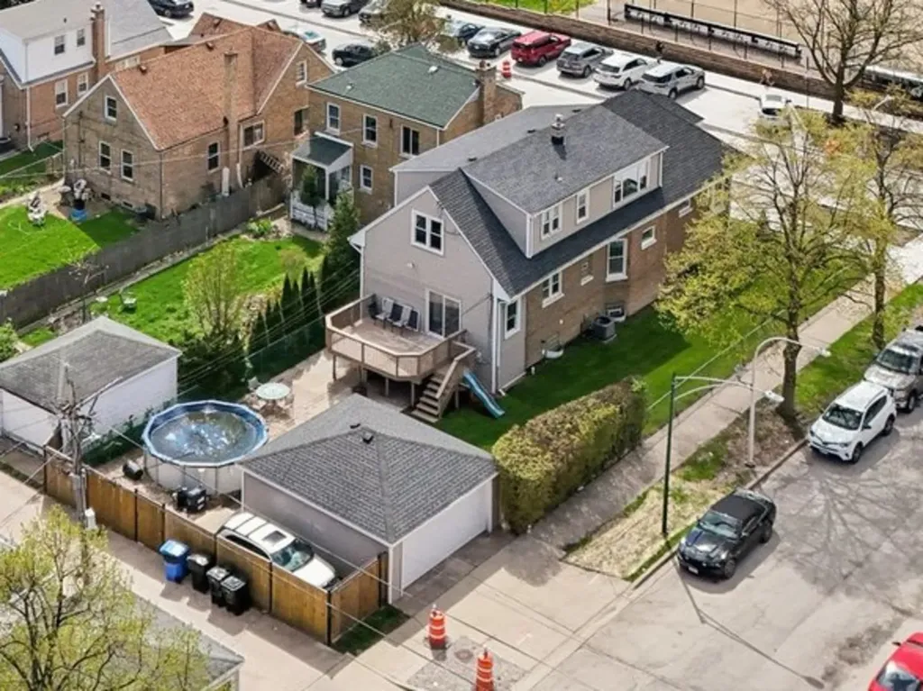6254 West Barry Avenue Chicago IL 60634