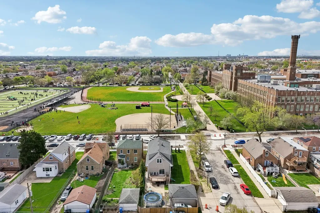 6254 West Barry Avenue Chicago IL 60634
