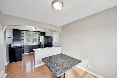6254 West Barry Avenue Chicago IL 60634
