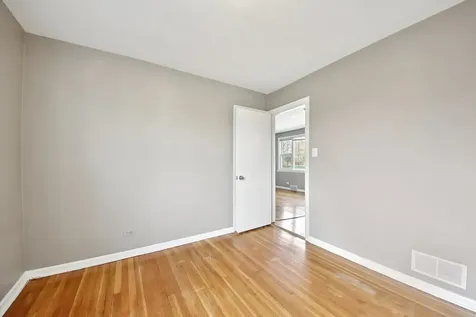 6254 West Barry Avenue Chicago IL 60634