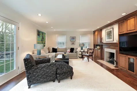 921 Woodbine Lane Northbrook IL 60062