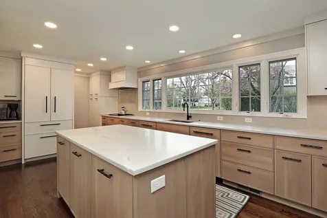 921 Woodbine Lane Northbrook IL 60062