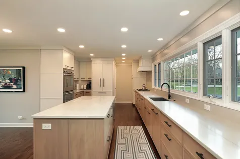 921 Woodbine Lane Northbrook IL 60062