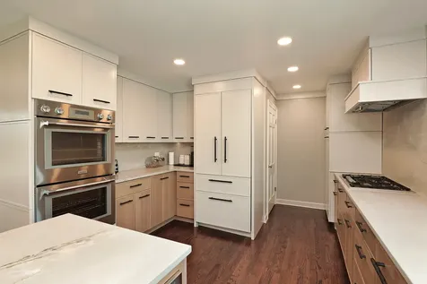 921 Woodbine Lane Northbrook IL 60062