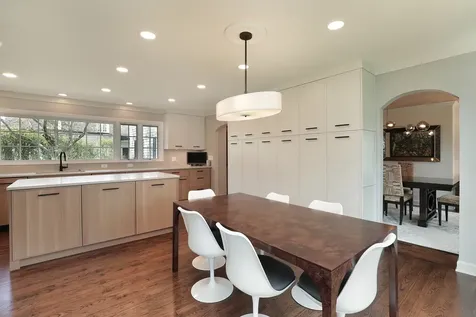 921 Woodbine Lane Northbrook IL 60062