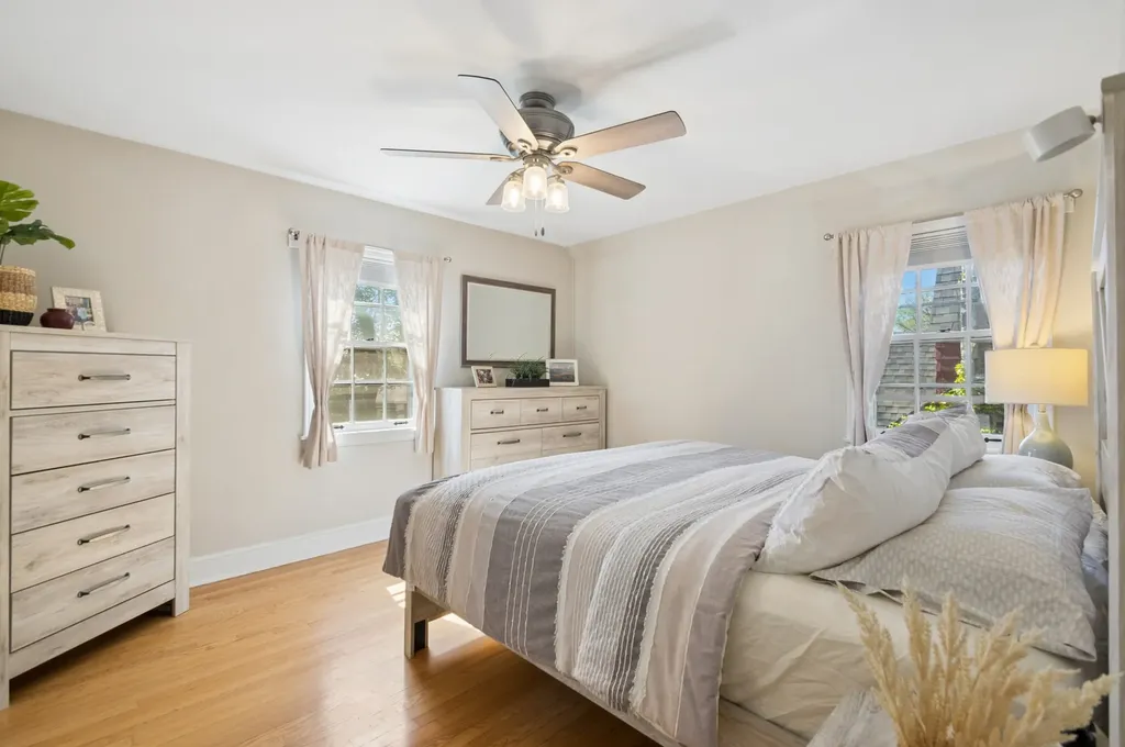6418 North Le Mai Avenue Chicago IL 60646