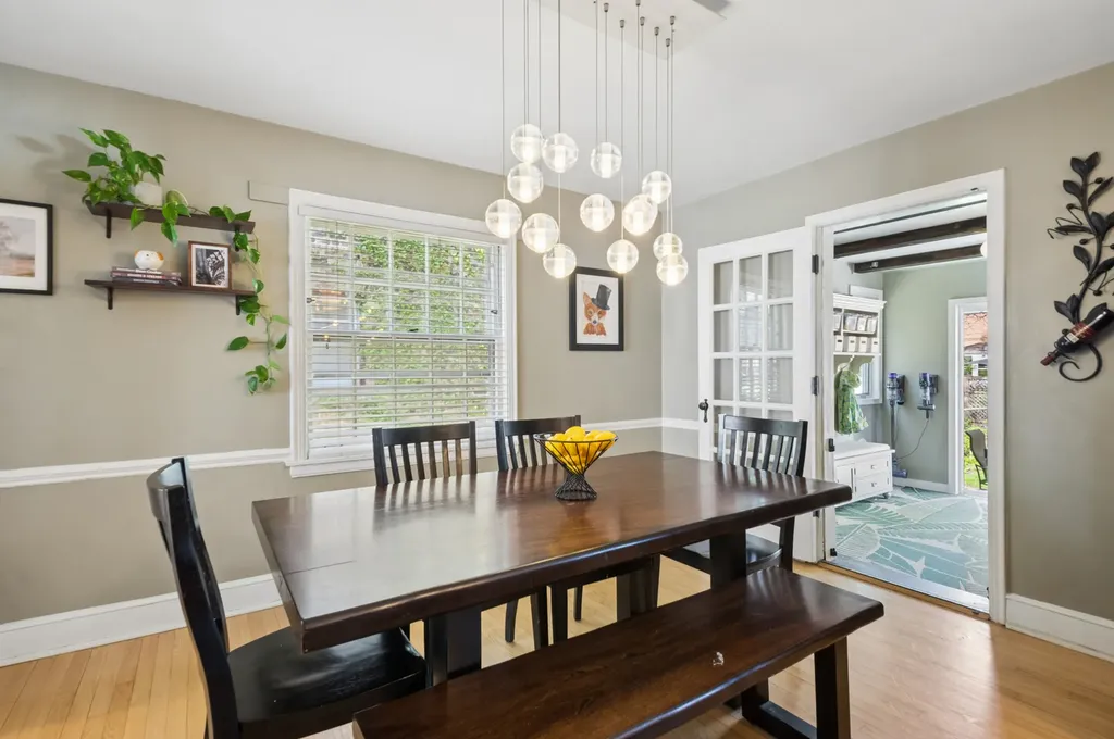 6418 North Le Mai Avenue Chicago IL 60646