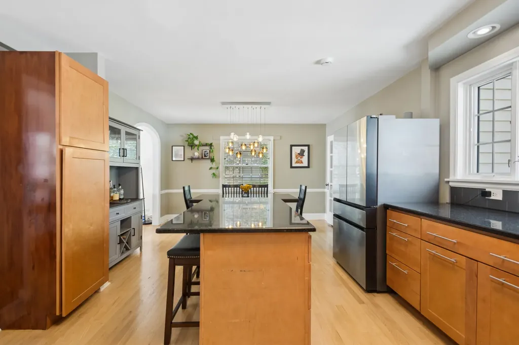 6418 North Le Mai Avenue Chicago IL 60646