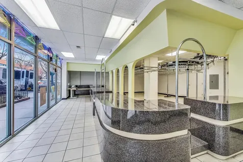 871 North Larrabee Street Chicago IL 60610