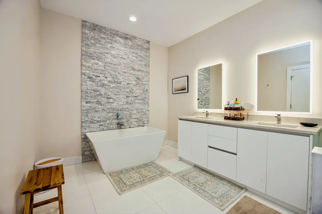 731 West 17th Street Chicago IL 60616