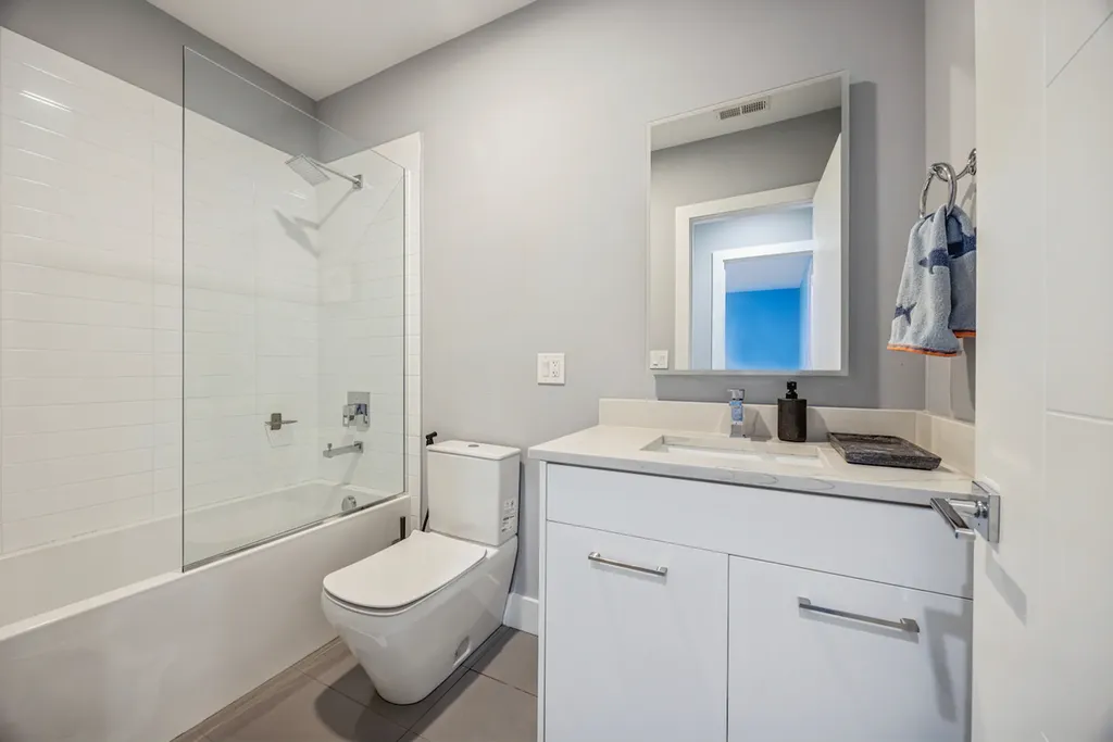 731 West 17th Street Chicago IL 60616