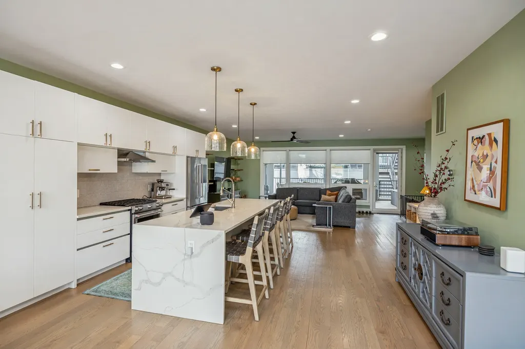 731 West 17th Street Chicago IL 60616