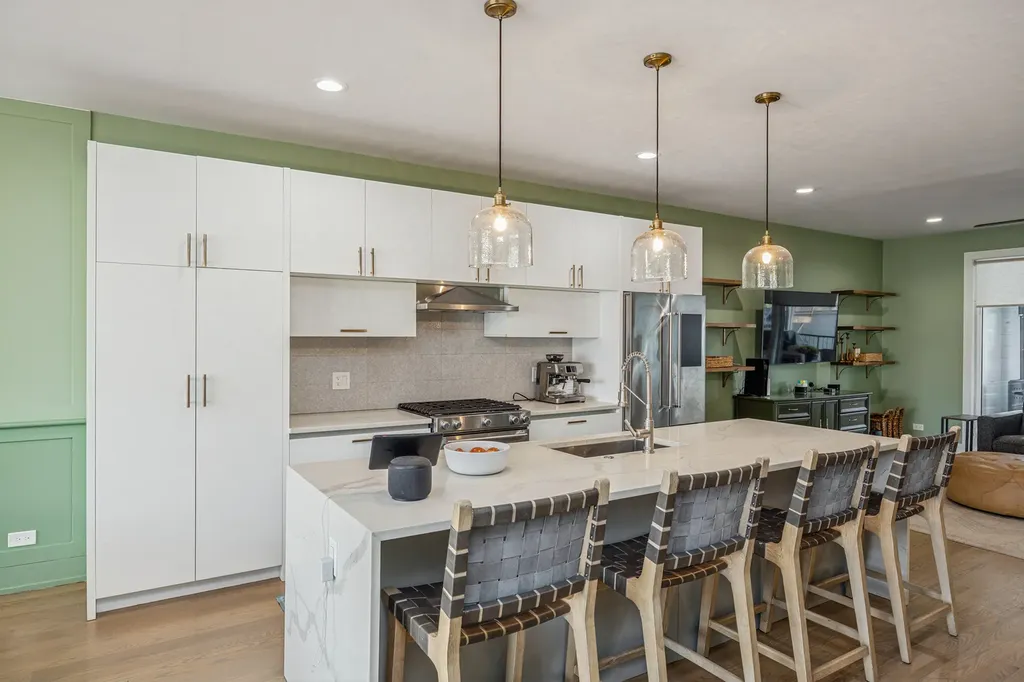 731 West 17th Street Chicago IL 60616