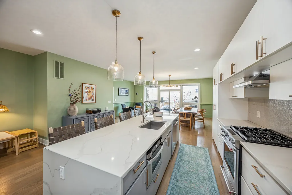 731 West 17th Street Chicago IL 60616