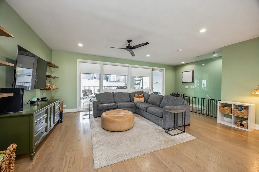 731 West 17th Street Chicago IL 60616