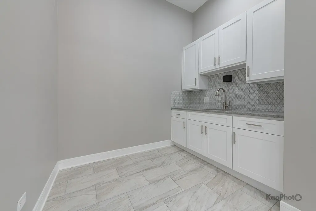 3044 West Irving Park Road Chicago IL 60618