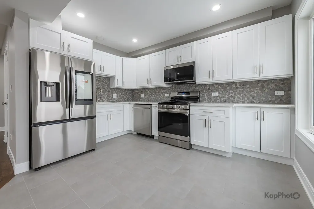 3044 West Irving Park Road Chicago IL 60618