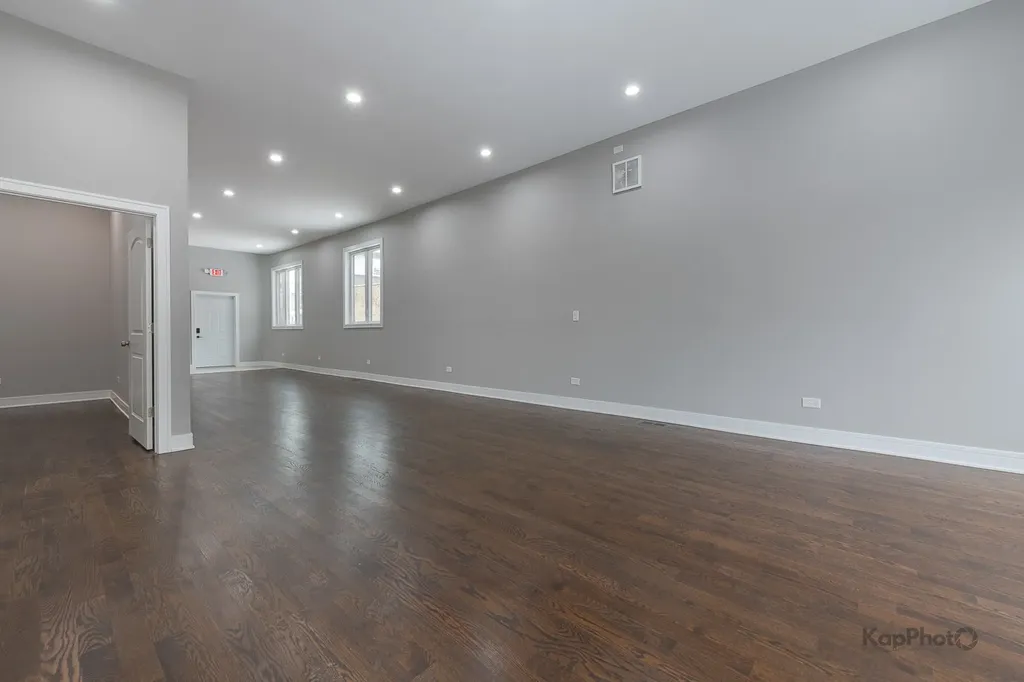 3044 West Irving Park Road Chicago IL 60618