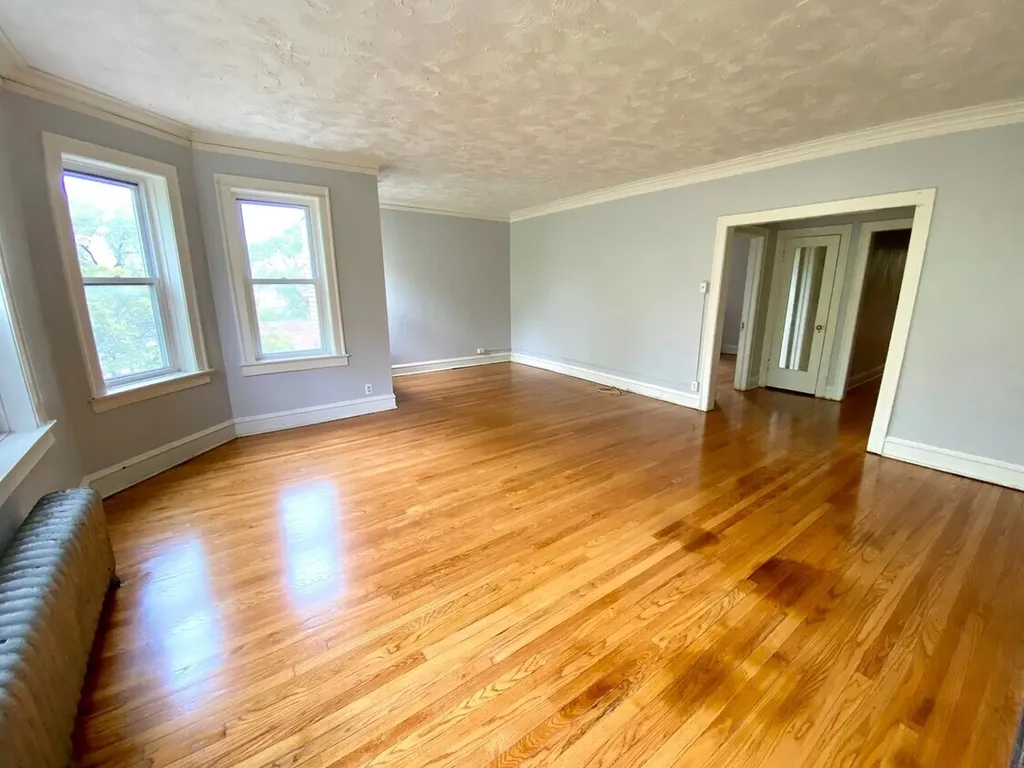 7931 South Manistee Avenue Chicago IL 60617