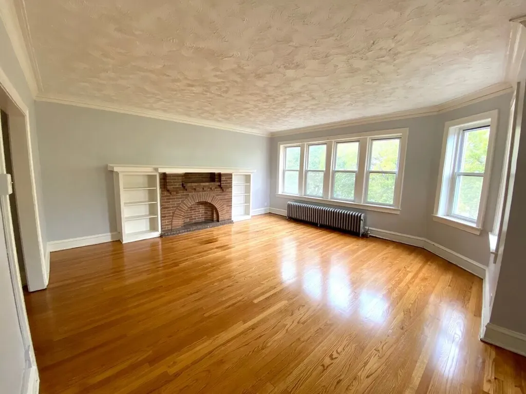 7931 South Manistee Avenue Chicago IL 60617