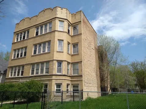 7931 South Manistee Avenue Chicago IL 60617