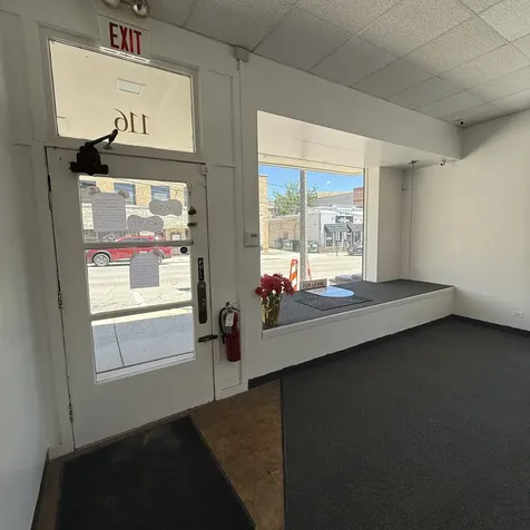 116 Calhoun Street E Woodstock IL 60098