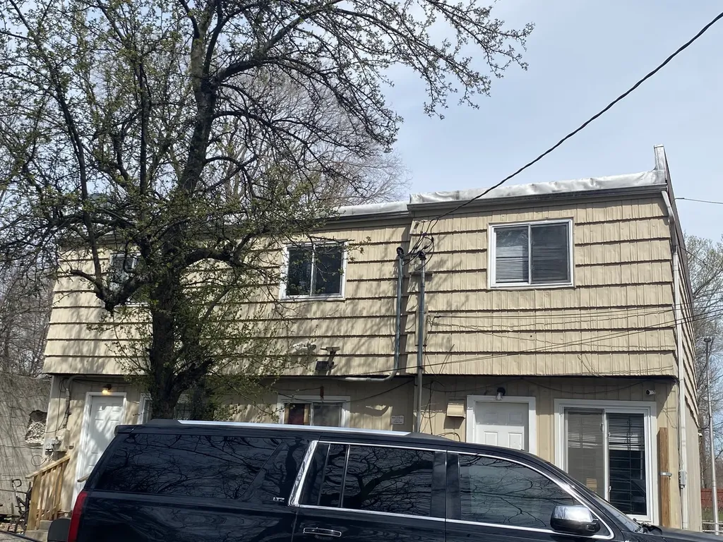 547 West 69th Street Chicago IL 60621