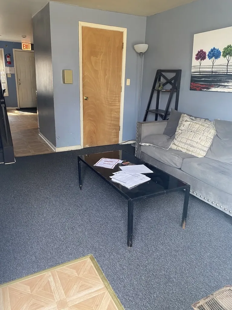 547 West 69th Street Chicago IL 60621