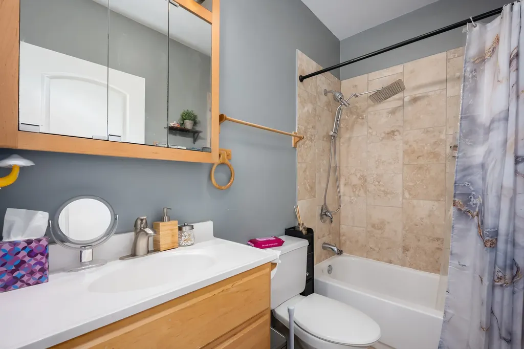 1710 North Whipple Street Chicago IL 60647