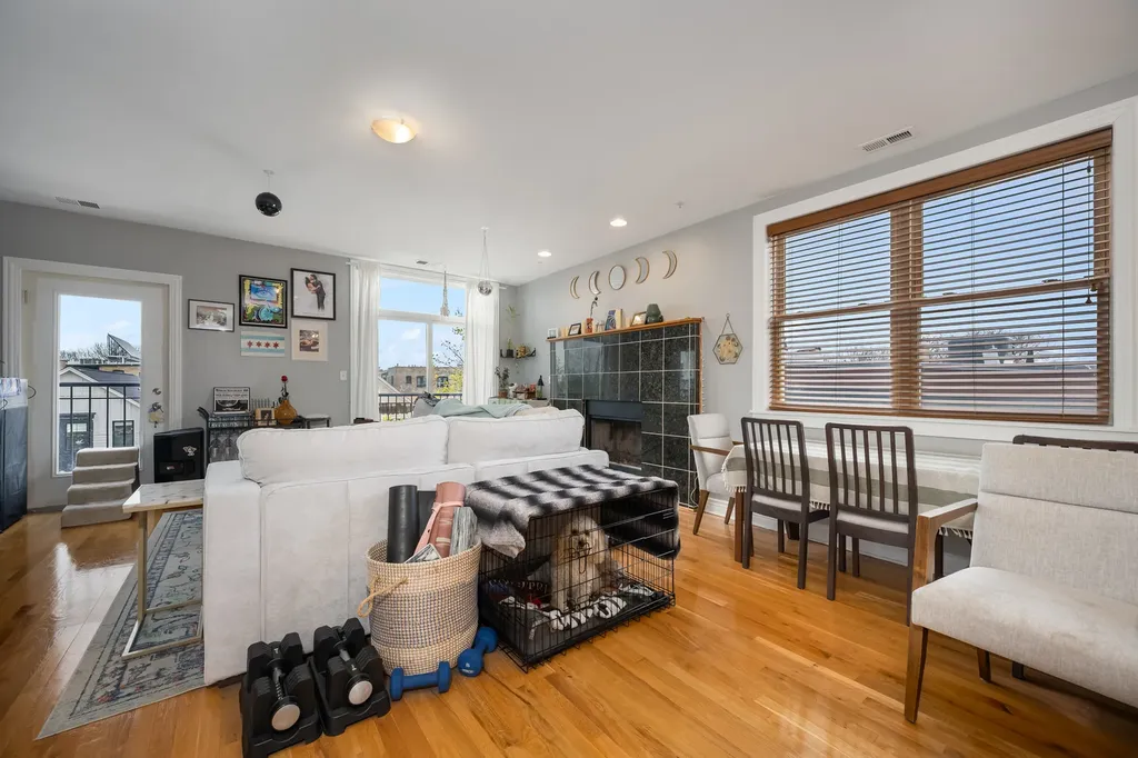 1710 North Whipple Street Chicago IL 60647