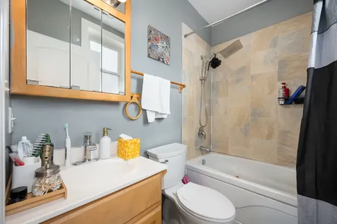 1710 North Whipple Street Chicago IL 60647