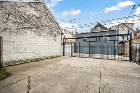 1710 North Whipple Street Chicago IL 60647
