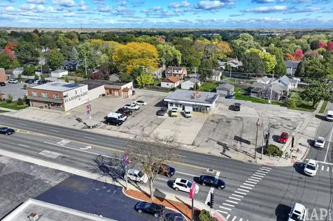 426 South Milwaukee Avenue Libertyville IL 60048