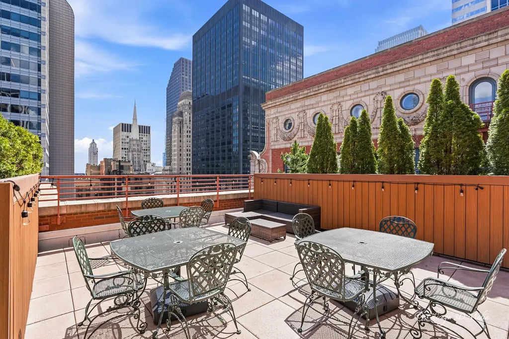 208 West Washington Street Chicago IL 60606