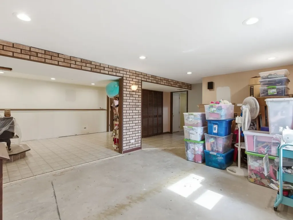 7663 Walnut Avenue Woodridge IL 60517