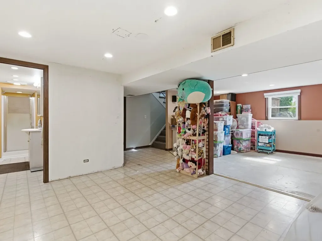 7663 Walnut Avenue Woodridge IL 60517