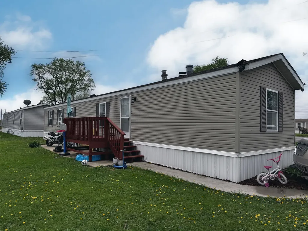 57 Redwood Manor Drive Pontiac IL 61764