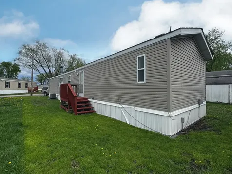 57 Redwood Manor Drive Pontiac IL 61764