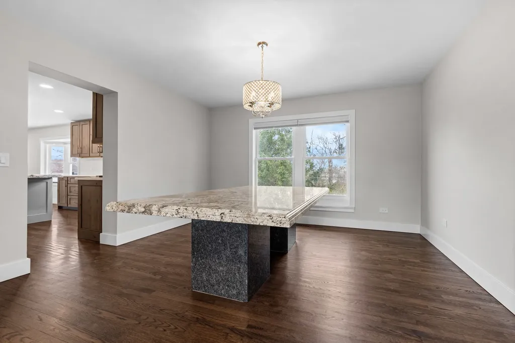 330 Oak Hill Court Antioch IL 60002