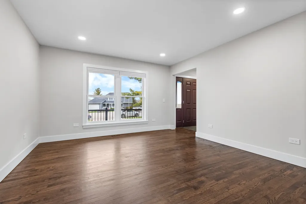 330 Oak Hill Court Antioch IL 60002