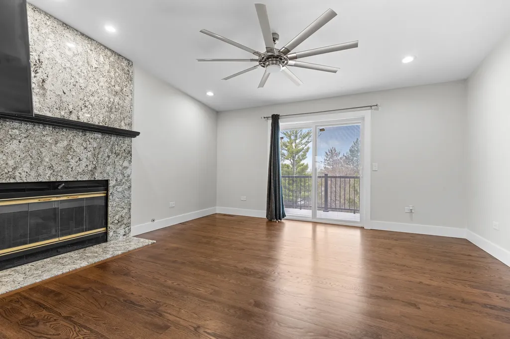 330 Oak Hill Court Antioch IL 60002