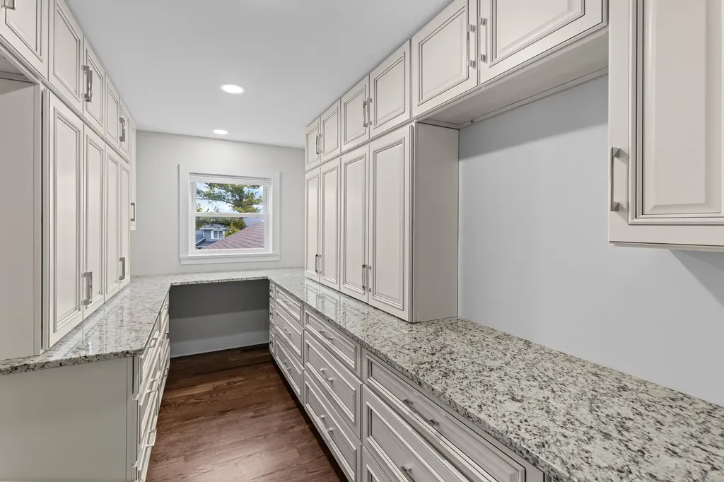 330 Oak Hill Court Antioch IL 60002