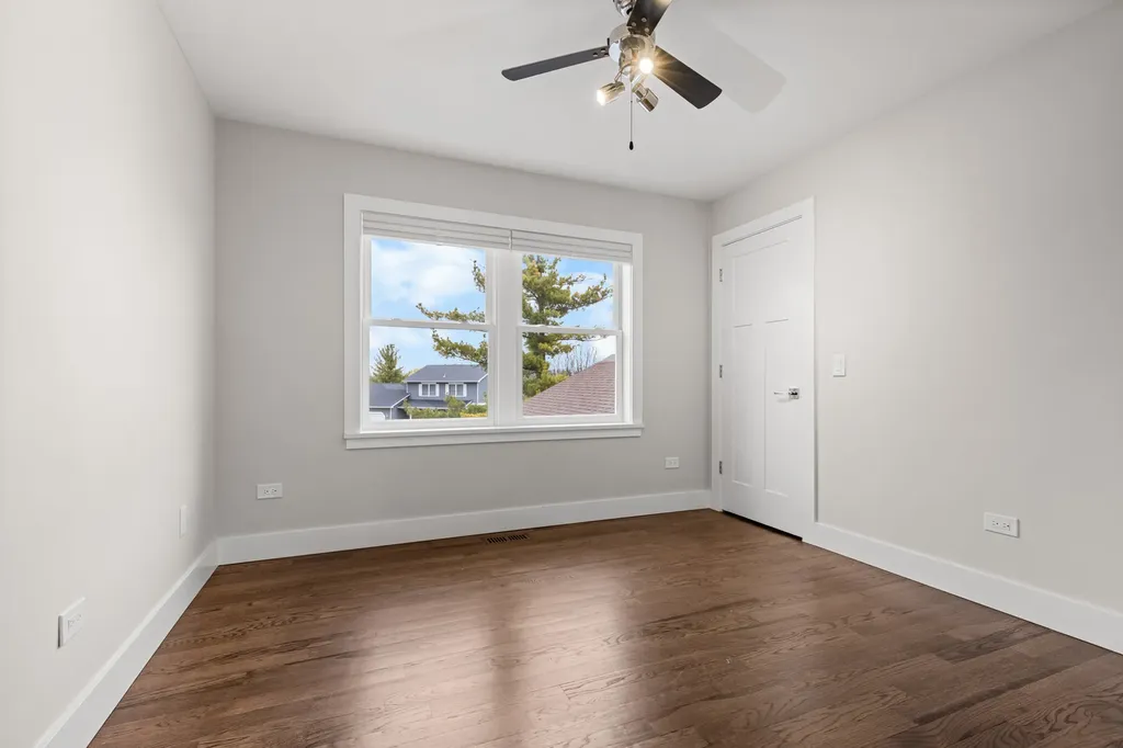 330 Oak Hill Court Antioch IL 60002